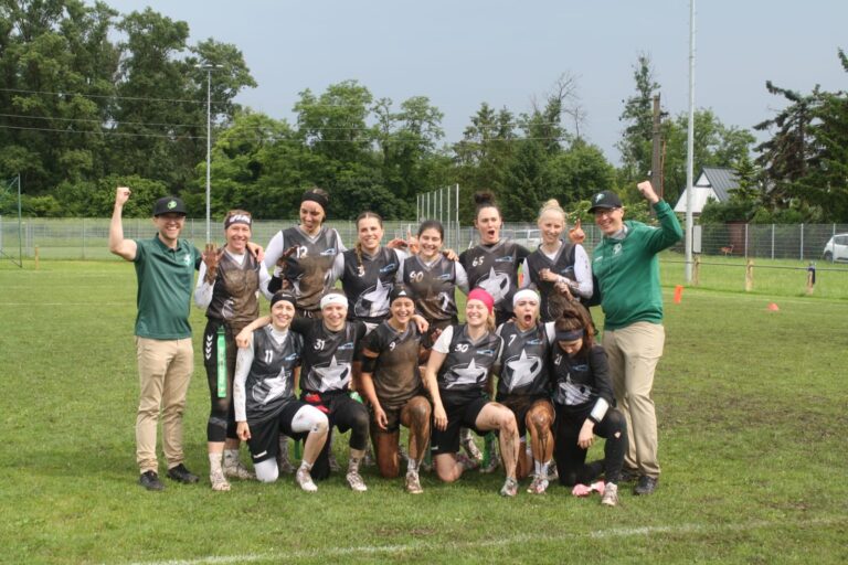 Constables Ladies Teamfoto mit Coaches